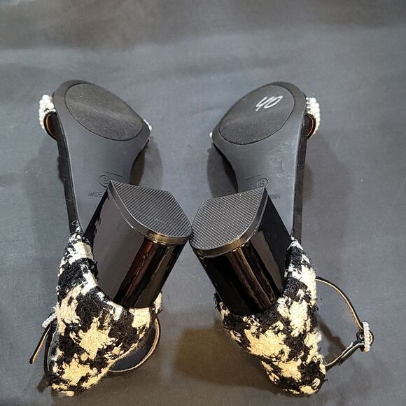 BRAND NEW BETSY JOHNSON LOW BLOCK-HEEL SANDAL - Picture 13 of 14